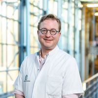 Van Buul_ Orthopedisch chirurg Portret van G. Buul, van