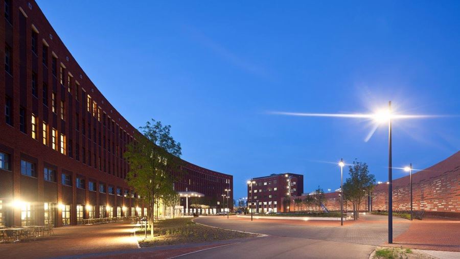 Maasziekenhuis Pantein Gebouw avond Maasziekenhuis Pantein Gebouw avond