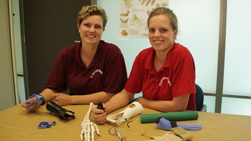 Handtherapeuten Marion van Hoof en Patricia van Mierlo Handtherapie