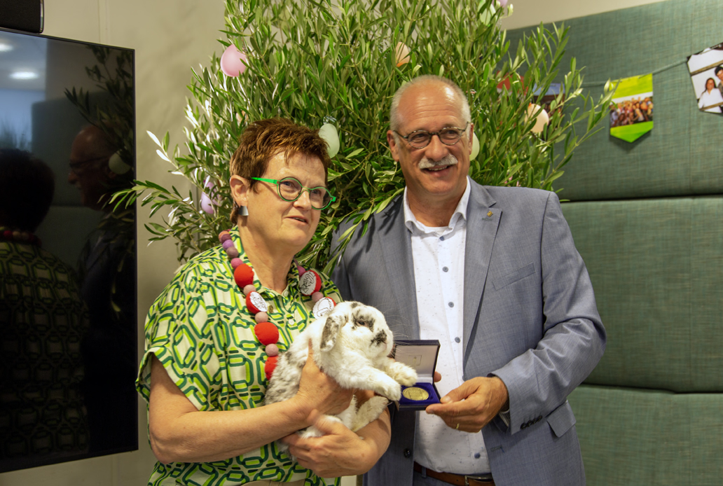 Overhandiging Penning Berry