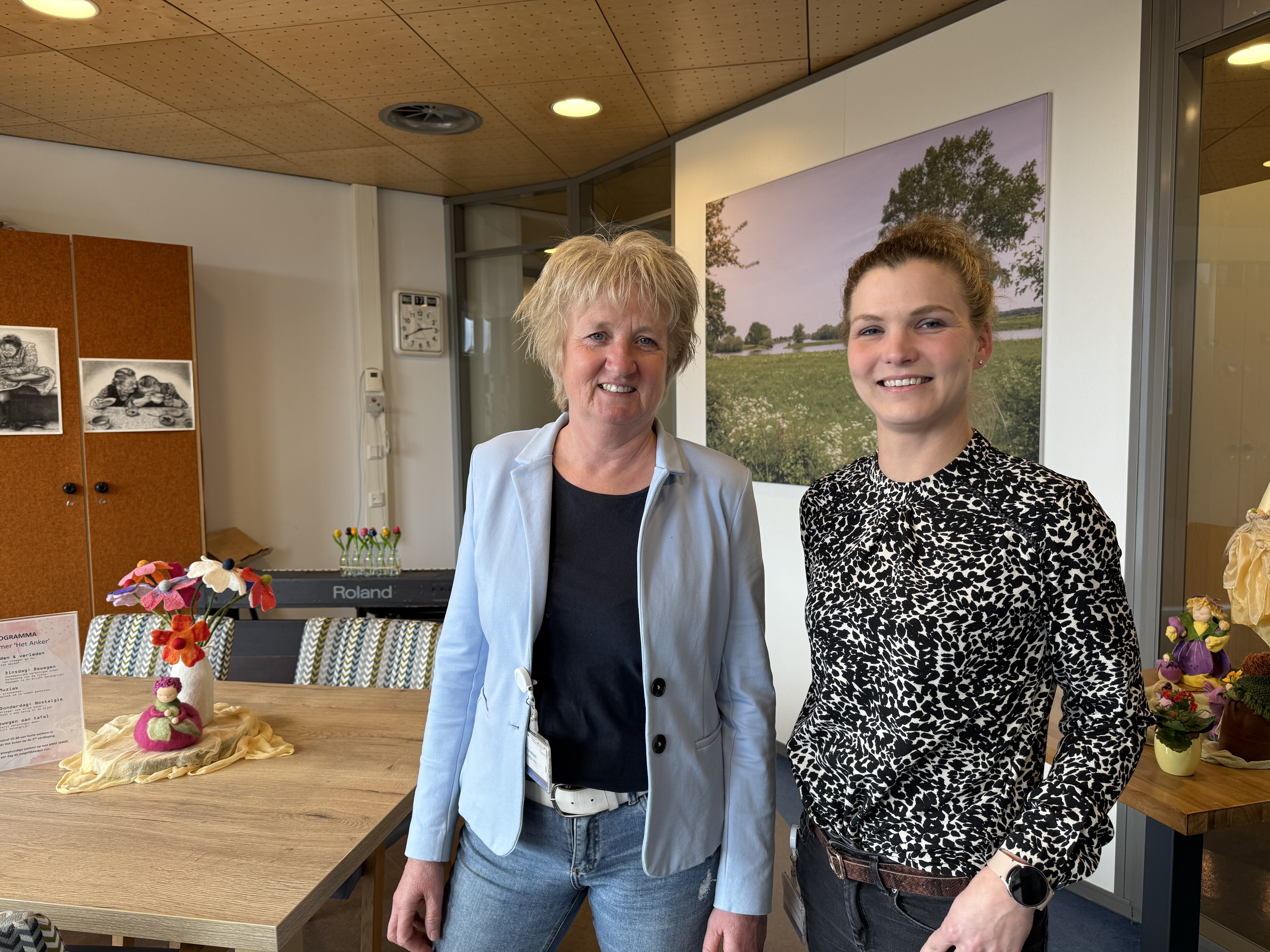 Jolanda En Evelien In Huiskamer Het Anker